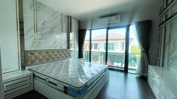 [ให้เช่า] FOR RENT THE CITY PATTANAKARN / 4 bedrooms 4 bathrooms / 65 Sqw. 250 Sqm. **65,000** CLOSE TO SUANLUANG R.9 PARK