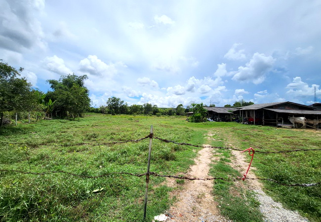 ขายที่ดิน เขายายดา ทางหลวงชนบท ถนนสุขุมวิท ตำบลตะพง อำเภอเมือง ระยอง