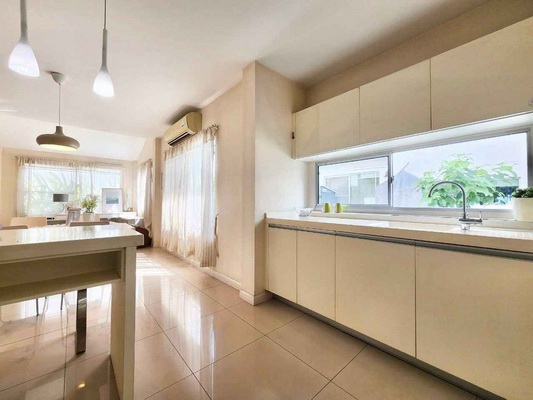 [ให้เช่า] FOR RENT MANTANA ONNUT – WONGWAEN 2 / 3 bedrooms 3 bathrooms / 64 Sqw. 200 Sqm. **50,000** PET FRIENDLY. CLOSE TO SUVARNABHUMI AIRPORT