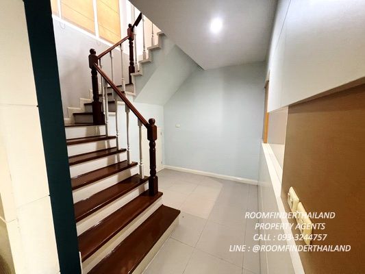 [ให้เช่า] FOR RENT PERFECT PLACE RAMKHAMHAENG 164 / 3 bedrooms 3 bathrooms / 70 Sqw. 180 Sqm. **32,000** CLOSE TO RUAMRUDEE INTERNATIONAL SCHOOL