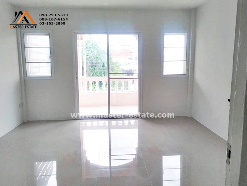 ซอยนวมินทร์ 74 แยก 1-9-4 ทาวน์เฮาส์ 2 ชั้น หลังมุม โปร่ง โล่ง เนื้อที่ 25 ตร.ว. Renovate ใหม่ พร้อมอยู่