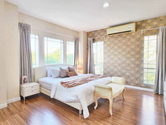 [ให้เช่า] FOR RENT MANTANA ONNUT – WONGWAEN 2 / 3 bedrooms 3 bathrooms / 64 Sqw. 200 Sqm. **50,000** PET FRIENDLY. CLOSE TO SUVARNABHUMI AIRPORT