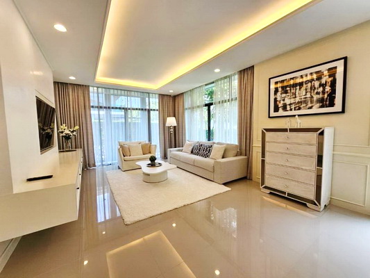 [ให้เช่า] FOR RENT SETTHASIRI PHATTANAKARN / 4 bedrooms 3 bathrooms / 88 Sqw. 250 Sqm. **140,000** CLOSE TO SUAN LUANG RAMA 9