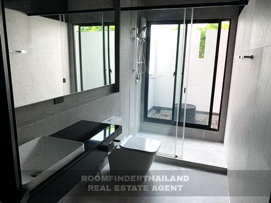 [ให้เช่า] FOR RENT VIVE BANGNA KM.7 / 3 bedrooms 4 bathrooms / 40 Sqw. 225 Sqm. **80,000** JUST 5 MINUTES FROM MEGA BANGNA