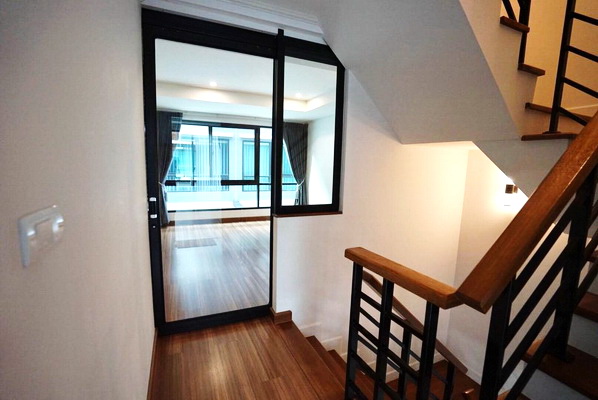 [ให้เช่า] FOR RENT SUPALAI ESSENCE LADPHRAO 107 / 4 bedrooms 3 bathrooms / 20 Sqw. 175 Sqm. **35,000** CLOSE TO VEJTHANI HOSPITAL