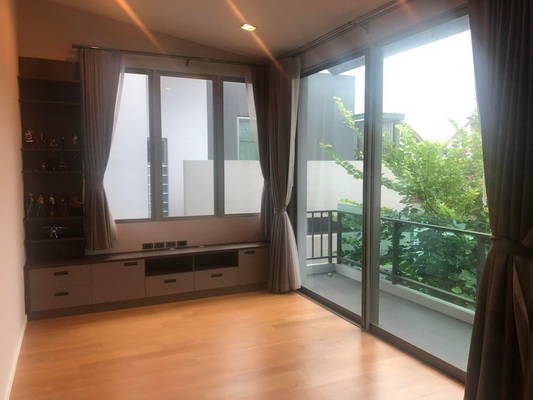 [ให้เช่า] FOR RENT PRIVATE NIRVANA RESIDENCE NORTH / 3 bedrooms 4 bathrooms / 50 Sqw. 240 Sqm. **60,000** CLOSE TO CENTRAL EASTVILLE