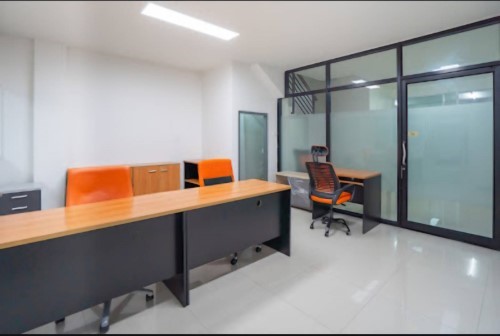 ให้เช่าโฮมออฟฟิศRK Biz Center ลาดกระบัง ตกแต่ง พร้อมอุปกรณ์สำนักงาน แอร์4เครื่อง จดทะเบียนบริษัทได้ ราคาเช่า42,000บาท ถ.