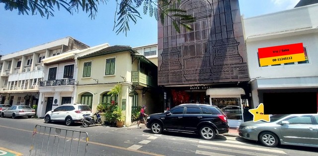 ขายตึกแถว 3 ชั้น ตรงข้ามวัดราชบพิธ A 3-storey shophouse opposite Ratchabophit temple ขนาด 13 ตรว. ใกล้ MRT สามยอด ใหม่