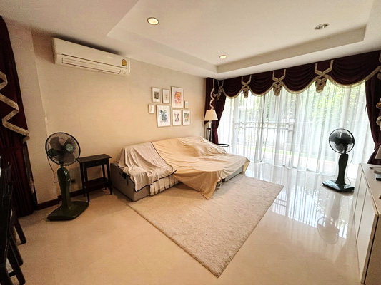 [ให้เช่า] FOR RENT VILLA ARCADIA SRINAKARIN / 3 bedrooms 3 bathrooms / 60 Sqw. 180 Sqm. **40,000** CLOSE TO THAI-SINGAPORE INTERNATIONAL SCHOOL