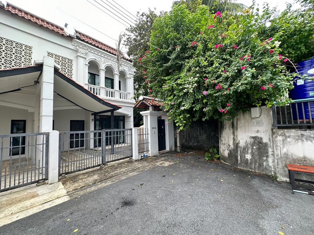 For Rent : Town home near Super Cheap Market, 3 Bedroom 3 Bathroom