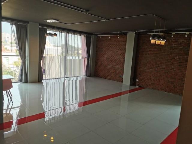 ให้เช่าพื้นที่สำนักงาน ตึก APAI LoFT พื้นที่ 80 ตรม. ซอยเอกมัย 22 เดินทางสะดวก ใกล้ BTS เอกมัย