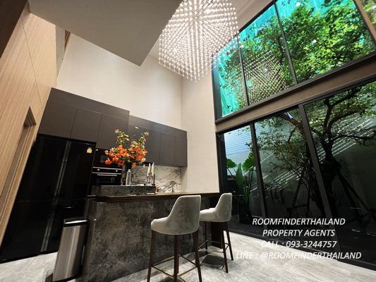 [ให้เช่า] FOR RENT THER LADPRAO 93 / 3 bedrooms 4 bathrooms / 30 Sqw. 230 Sqm. **90,000** LUXURIOUS TOWNHOME. CLOSE TO THE MALL BANGKAPI