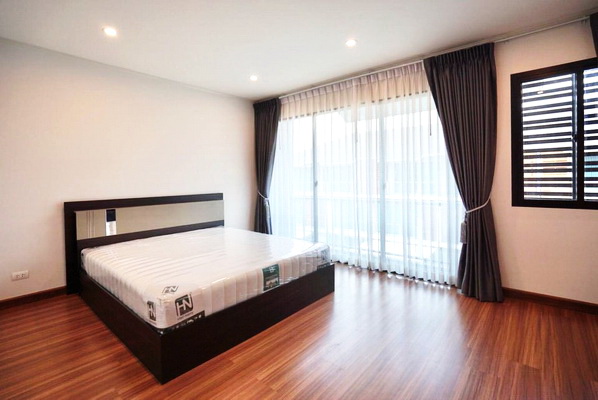 [ให้เช่า] FOR RENT SUPALAI ESSENCE LADPHRAO 107 / 4 bedrooms 3 bathrooms / 20 Sqw. 175 Sqm. **35,000** CLOSE TO VEJTHANI HOSPITAL