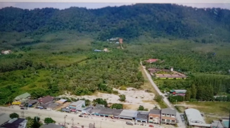 ขายที่ดินบนเกาะลันตาใหญ่ หลังสำนักงานที่ดิน ต.ศาลาด่าน ใกล้หาดพระแอะ