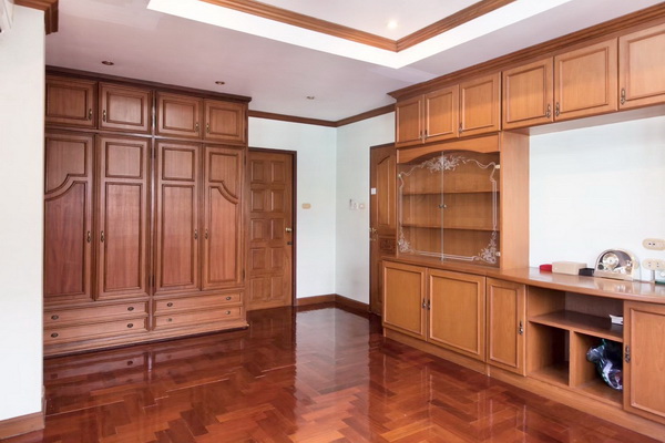 [ให้เช่า] FOR RENT CHUANCHUEN PARKVILLE KANCHANAPISEK / 5 bedrooms 4 bathrooms / 92 Sqw. 300 Sqm. **37,000** CLOSE TO THE PASEO PARK KANCHANAPISEK