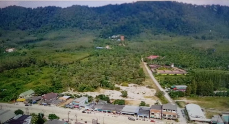 ขายที่ดินบนเกาะลันตาใหญ่ หลังสำนักงานที่ดิน ต.ศาลาด่าน ใกล้หาดพระแอะ