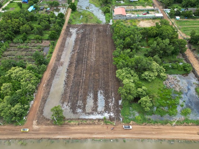 ขายที่ดินเปล่า คลอง4 คลองหลวง ซอย22ทับ1 เนื้อที่873ตรว. ติดถนน เหมาะสร้างโกดัง โรงงาน