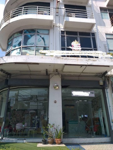 ให้เช่า อาคารพาณิชย์ 4.5 ชั้น 2 คูหา A 4.5 floors building for rent opposite soi On Nut 54 ห้องมุม ตรงข้ามอ่อนนุช 54