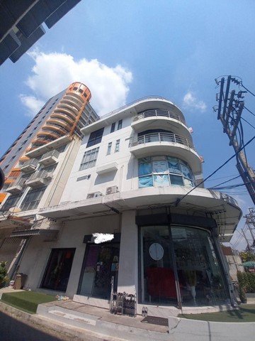 ให้เช่า อาคารพาณิชย์ 4.5 ชั้น 2 คูหา A 4.5 floors building for rent opposite soi On Nut 54 ห้องมุม ตรงข้ามอ่อนนุช 54