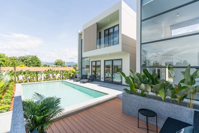 ขายบ้านเดี่ยว Pool Villa 2 ชั้น บ. น้ำบ่อหลวง สันป่าตอง เชียงใหม่ ขนาด 273 ตรว. สไตล์โมเดิร์น พร้อมสวนผัก และสนามกีฬา