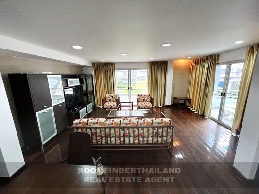 [ให้เช่า] FOR RENT DETACHED HOUSE SUKHUMVIT 65 / 3 bedrooms 5 bathrooms / 53 Sqw. 200 Sqm. **70,000** CLOSE TO BTS EKKAMAI