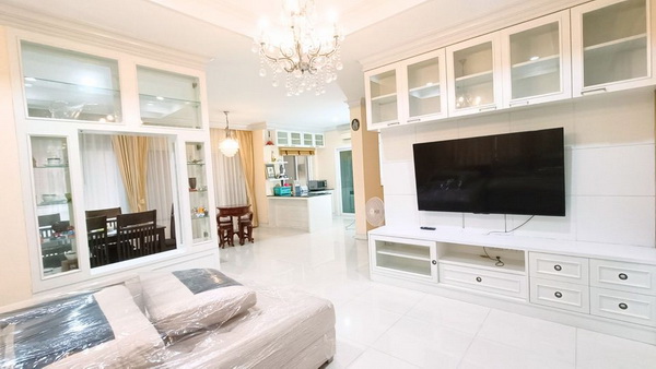 [ให้เช่า] FOR RENT PERFECT MASTERPIECE RAMA 9 / 3 bedrooms 3 bathrooms / 65 Sqw. 240 Sqm. **52,000** CLOSE TO STAMFORD UNIVERSITY