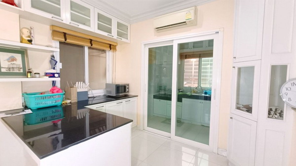 [ให้เช่า] FOR RENT PERFECT MASTERPIECE RAMA 9 / 3 bedrooms 3 bathrooms / 65 Sqw. 240 Sqm. **52,000** CLOSE TO STAMFORD UNIVERSITY