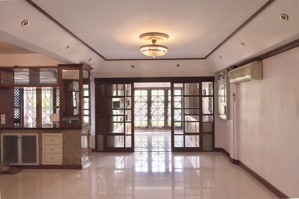 [ให้เช่า] FOR RENT CHUANCHUEN PARKVILLE KANCHANAPISEK / 5 bedrooms 4 bathrooms / 92 Sqw. 300 Sqm. **37,000** CLOSE TO THE PASEO PARK KANCHANAPISEK