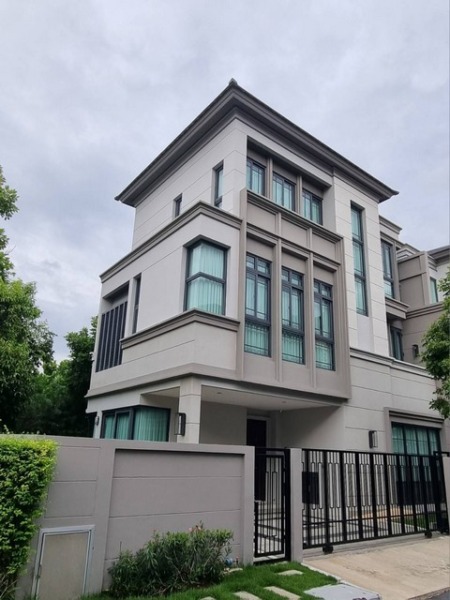 ให้เช่า Luxury Duplex Home 3 ชั้น แปลงมุม 4 ห้องนอน The Sonne ศรีนครินทร์-บางนา เฉลิมพระเกีรติ ร.9 **เชื่อมต่อกับสวนและ Club house