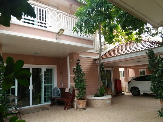 [ให้เช่า] FOR RENT DETACHED HOUSE LADPRAO 64 / 3 bedrooms 3 bathrooms / 60 Sqw. 200 Sqm. **35,000** CLOSE TO CENTRAL EASTVILLE