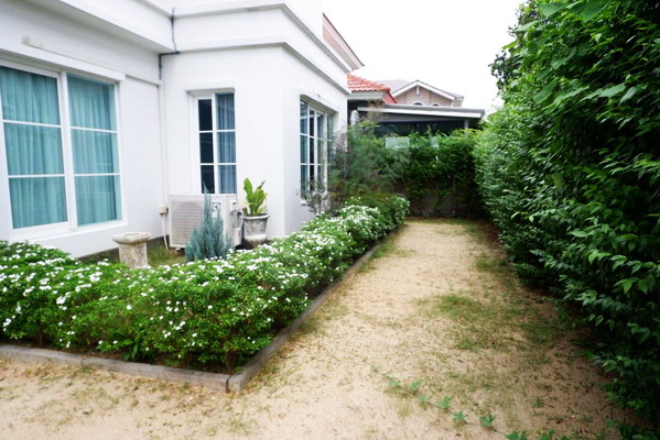 [ให้เช่า] FOR RENT CASA GRAND ONNUT – WONGWAEN / 3 bedrooms 4 bathrooms / 64 Sqw. 200 Sqm. **55,000** CLOSE TO GEMOPOLIS