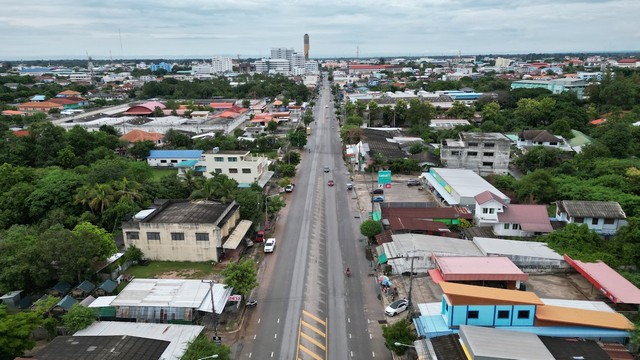 ขายที่ดินพร้อมสิ่งปลูกสร้างร้อยเอ็ด ทำเลทอง ติดถนน 6 เลน ห่างจากแยกสุวรรณภูมิ 500 เมตร