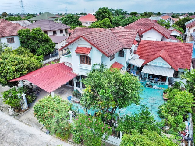 บ้านเดี่ยว ภัสรี พุทธมลฑลสาย 2 หลังมุม 109 ตร.ว บ้านหลังใหญ่ มีเรือนรับรองหลังใหญ่ ใกล้เดอะมอลล์บางแค