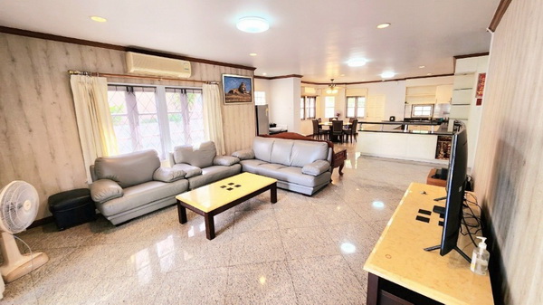 [ให้เช่า] FOR RENT CHUANCHUEN LADPRAO / 5 bedrooms 3 bathrooms / 86 Sqw. 340 Sqm. **71,000** CLOSE TO HUAMUM NIGHT MARKET