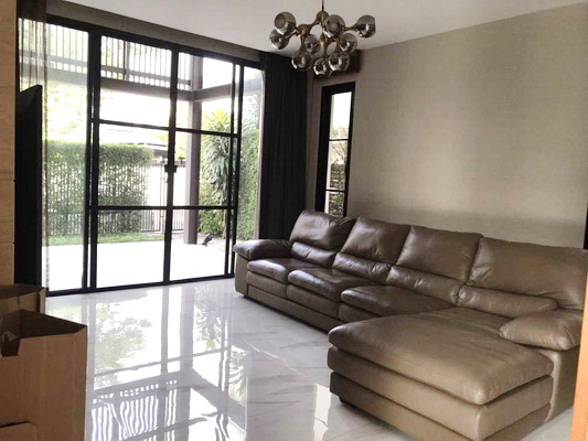 [ให้เช่า] FOR RENT DETACHED HOUSE BANGNA KM.5 / 5 bedrooms 6 bathrooms / 155 Sqw. 600 Sqm. **230,000** CLOSE TO BTS BANGNA