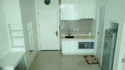 TC Green Condo อาคาร C ชั้น 22 ห้องมุมวิวสระว่ายน้ำขนาด 40 ตร.ม.