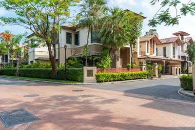 Super Luxury house+pool villa 4 Bedrooms Sukhumvit Sansiri Sukumvit 67