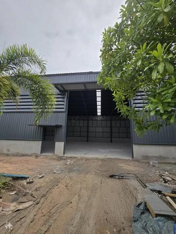 ให้เช่าโกดัง WAREHOUSE FOR RENT รถใหญ่เข้า-ออกได้ ใกล้มอเตอร์เวย์ ใกล้ตลาดจตุจักร จังหวัดชลบุรี