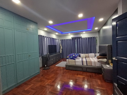 [ให้เช่า] FOR RENT THARNTHONG VILLAGE / 4 bedrooms 4 bathrooms / 64 Sqw. 200 Sqm. **75,000** CLOSE TO CHARTER INTERNATIONAL SCHOOL