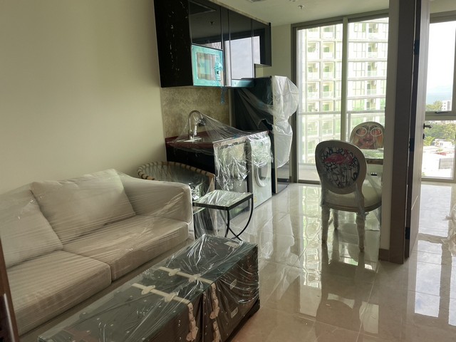 Condominium The Riviera Ocean Drive 31 ตร.-ม. 1 BR 1 Bathroom 3199999 BAHT. ไม่ไกลจาก หาดจอมเทียน ราคาพิเศษ ชลบุรี