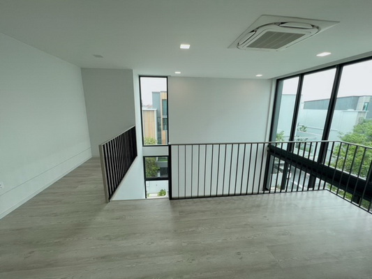 [ให้เช่า] FOR RENT VIVE KRUNGTHEPKREETHA / 4 bedrooms 5 bathrooms / 81 Sqw. 420 Sqm. **145,000** CLOSE TO WELLINGTON COLLEGE BANGKOK