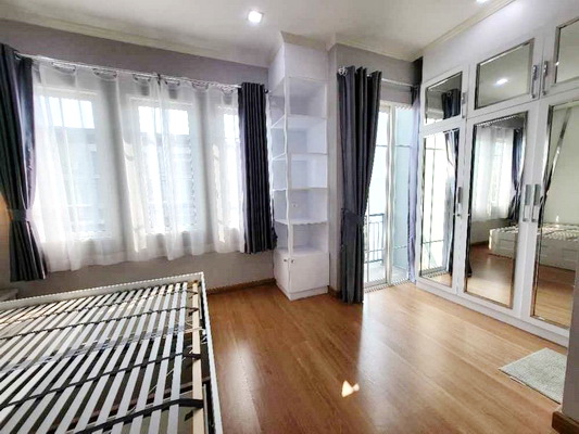 [ให้เช่า] FOR RENT GOLDEN TOWN SUKHUMVIT – BTS BEARING / 4 bedrooms 3 bathrooms / 19 Sqw. 120 Sqm. **29,000** CLOSE TO BTS BEARING