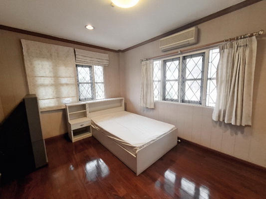 [ให้เช่า] FOR RENT CHUANCHUEN LADPRAO / 5 bedrooms 3 bathrooms / 86 Sqw. 340 Sqm. **71,000** CLOSE TO HUAMUM NIGHT MARKET