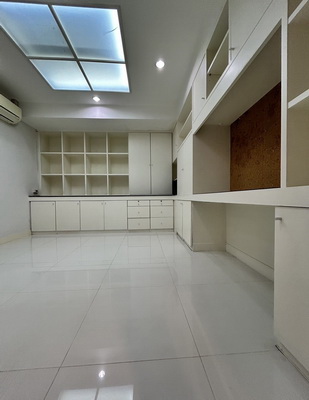 [ให้เช่า] FOR RENT DETACHED HOUSE RAMA 9 SOI 43 / 3 bedrooms 2 bathrooms / 63 Sqw. 170 Sqm. **40,000** CLOSE TO THE NINE CENTER RAMA 9