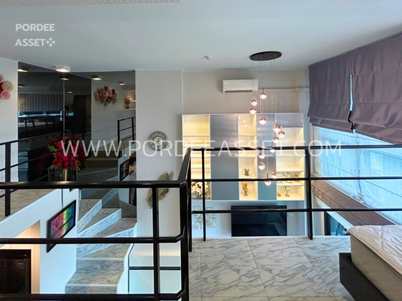 คอนโดหรู ราคาถูก!! IDEO New Rama9 (ห้อง Duplex 52 ตร.ม.) ตกแต่ง Modern luxury อยู่ใจกลางเมืองเดินทางสะดวก ใกล้เอกมัย ทองหล่อ :ไอดีโอ นิว พระราม 9