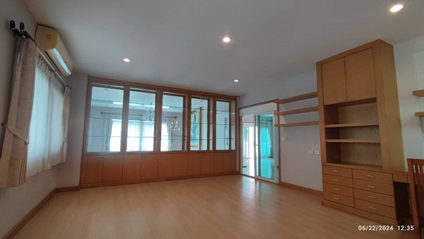 [ให้เช่า] FOR RENT TARAROM RAMKHAMHAENG 150 / 4 bedrooms 4 bathrooms / 98 Sqw. 250 Sqm. **48,000** CLOSE TO TRIUMUDOM NOMKLAO SCHOOL