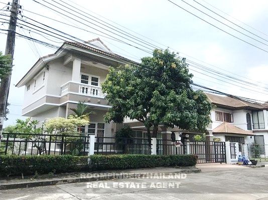 [ให้เช่า] FOR RENT BAAN LALIL SUKHAPIBAN 5 / 3 bedrooms 3 bathrooms / 60 Sqw. 180 Sqm. **25,000** CLOSE TO SARASAS WITAED SCHOOL SAIMAI