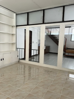 [ให้เช่า] FOR RENT DETACHED HOUSE RATCHADAPISEK 32 / 2 bedrooms 2 bathrooms / 110 Sqw. 300 Sqm. **50,000** CLOSE TO MRT LADPHRAO