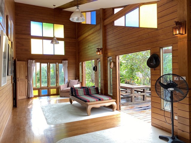 5 golden teak villas for sale on 16 rai of land Mae Taeng Chiang Mai country house style resort. mountain view peace