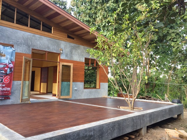 5 golden teak villas for sale on 16 rai of land Mae Taeng Chiang Mai country house style resort. mountain view peace